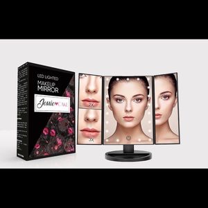 Tri Fold Vanity Mirror - 21LEDs by JessieCake